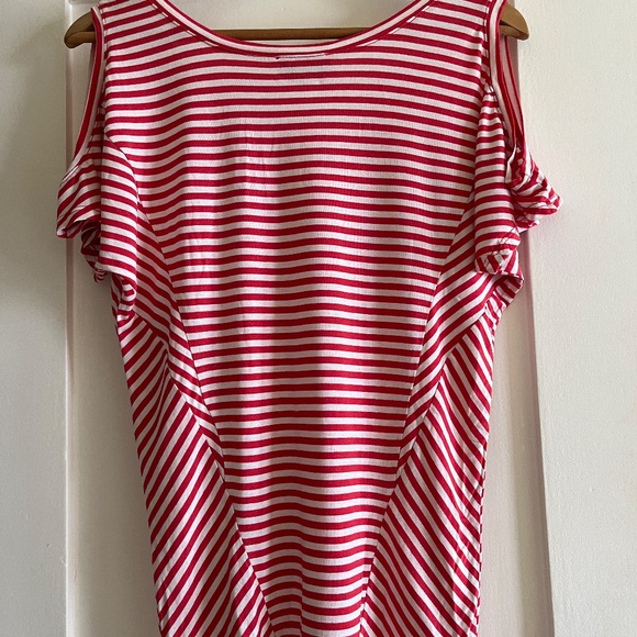 Bebe Color Block Cut Off Shoulder Low Cut Neck Red & White Top Size XS - Picture 2 of 5